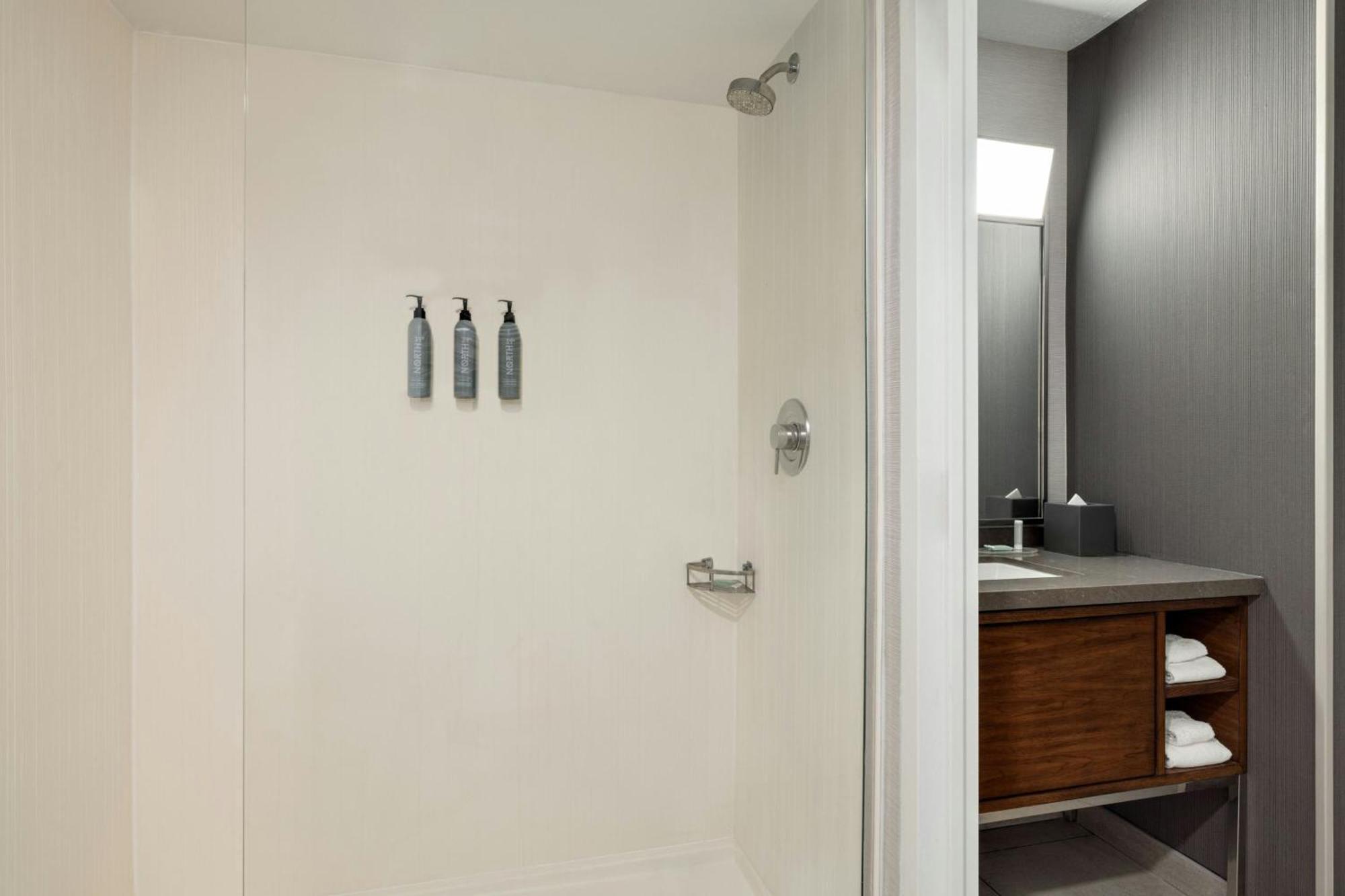 Courtyard Brandywine Hotel 3*