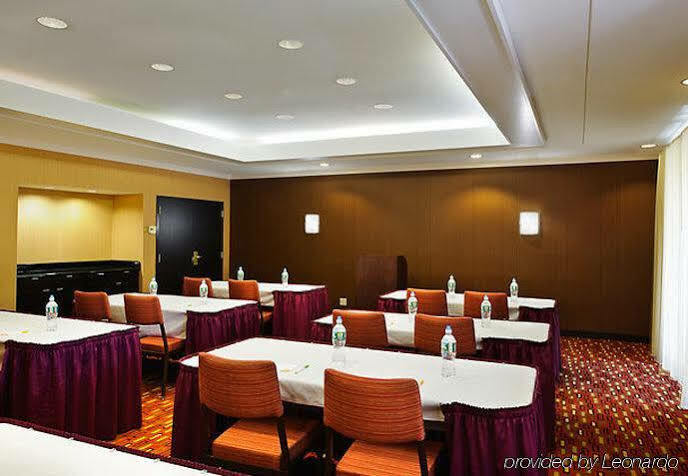 Courtyard Brandywine Hotel 3*